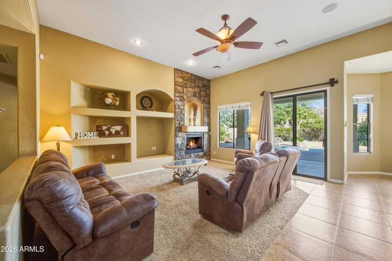 002_DSC_2198_with_fire