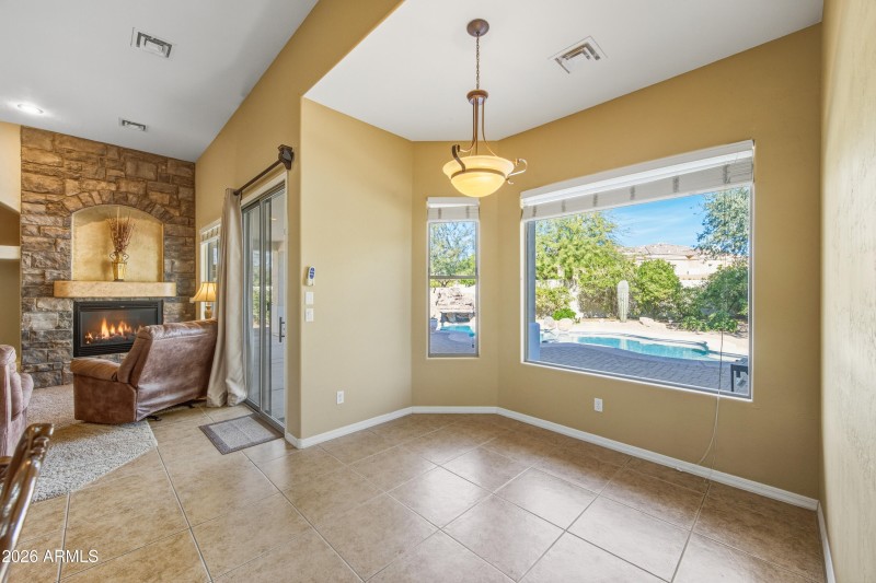 011_DSC_2189_with_fire