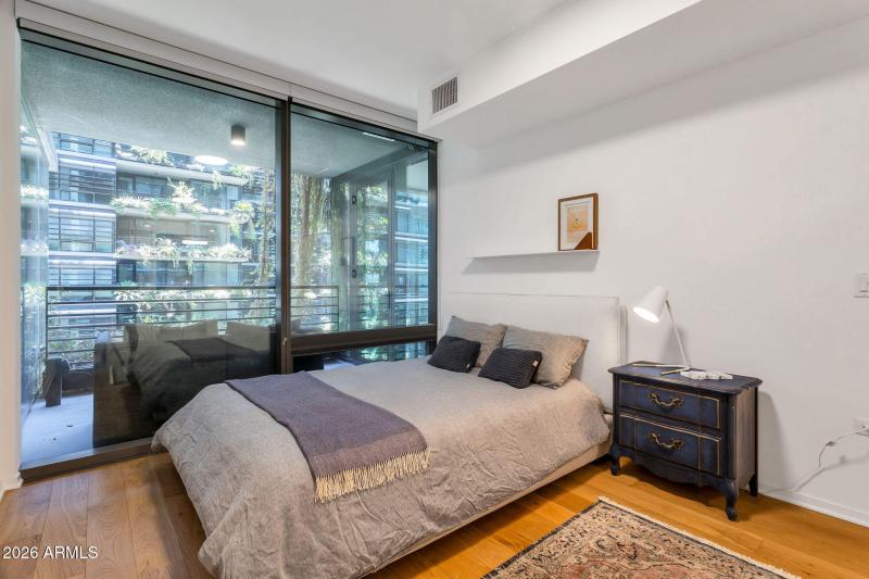 9-web-or-mls-Qp-9297