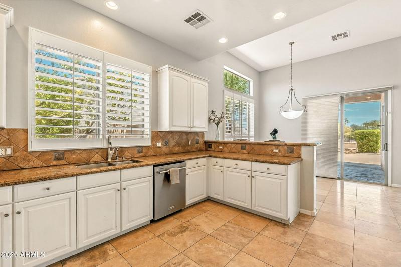 31-web-or-mls-Parkcrest-31