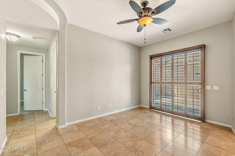 41-web-or-mls-Parkcrest-41