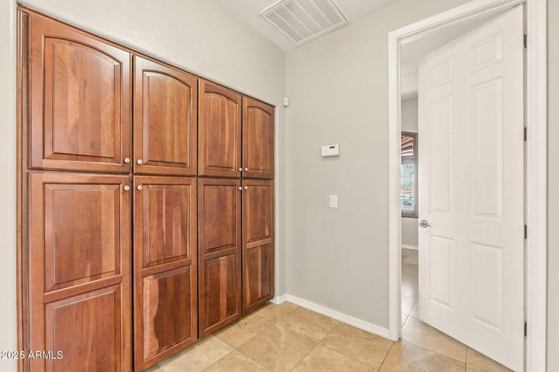 48-web-or-mls-Parkcrest-48