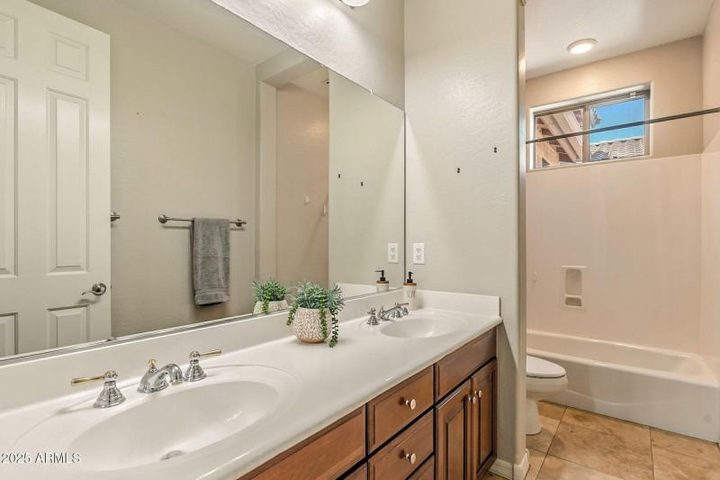 49-web-or-mls-Parkcrest-49