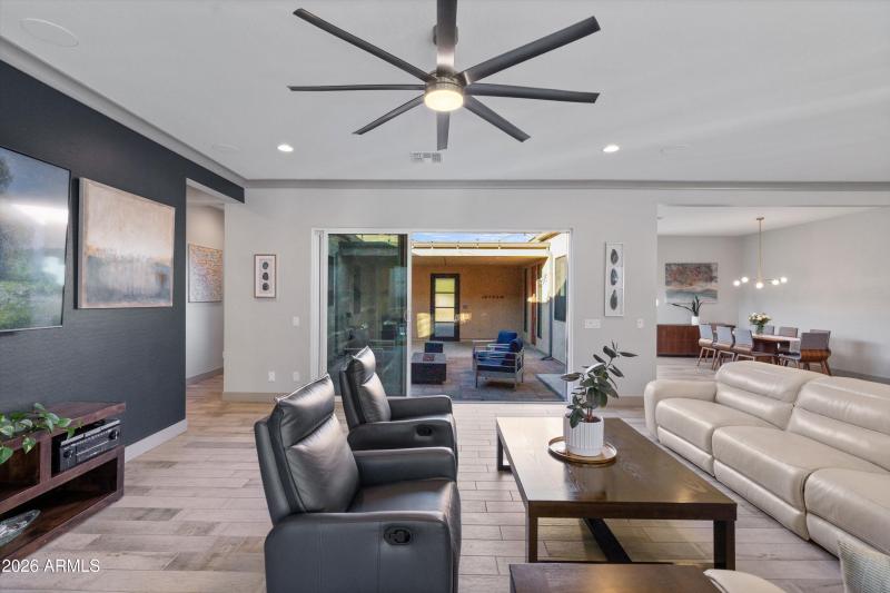 18-Family Room to Couryard