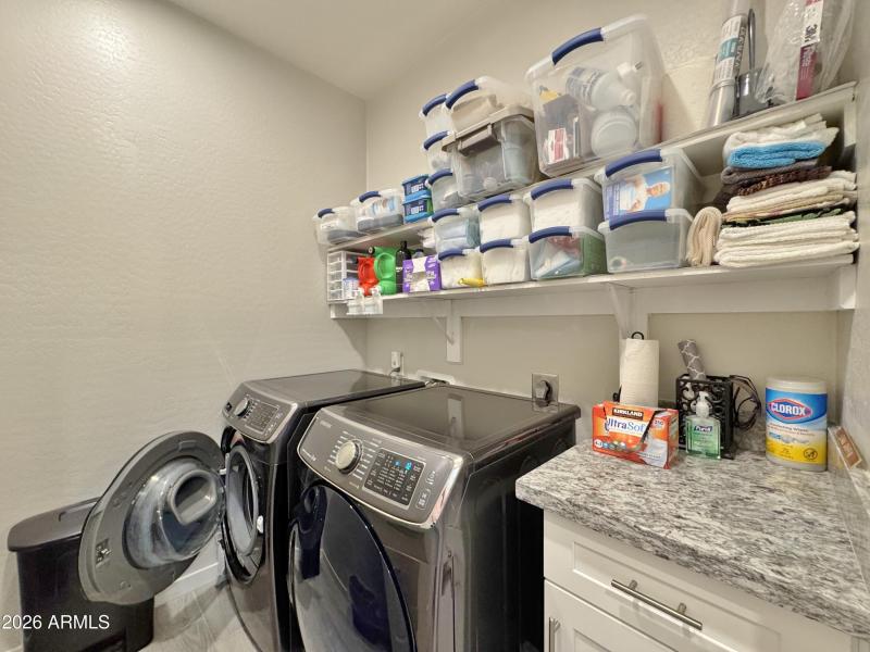 Indoor utility w/washer & dryer