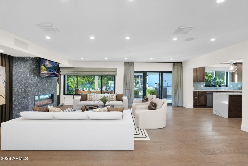 Living Dining Staged