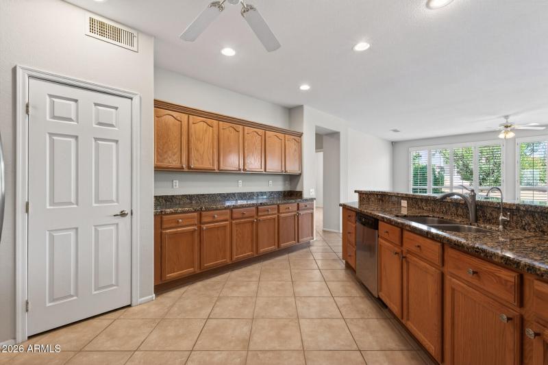 31_15816_W_La_Paloma_Dr27_mls