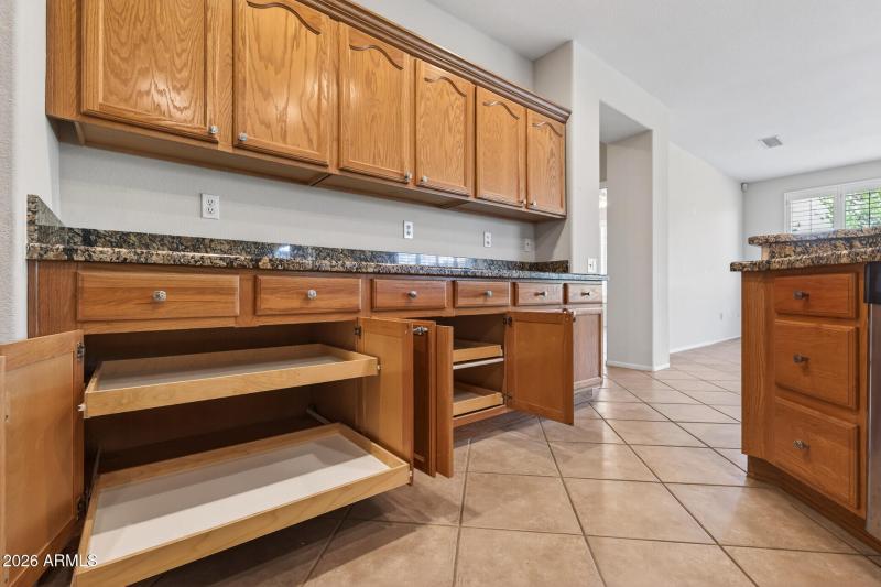 32_15816_W_La_Paloma_Dr28_mls