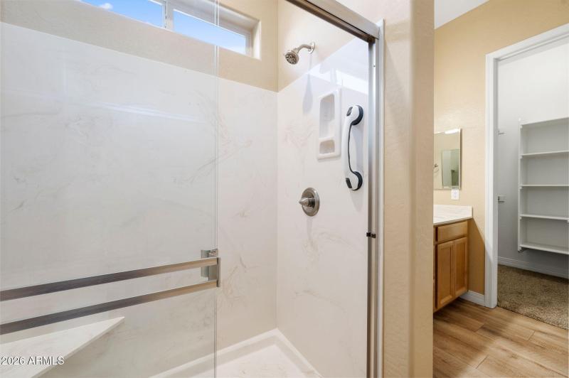 20-Primary Bathroom_2