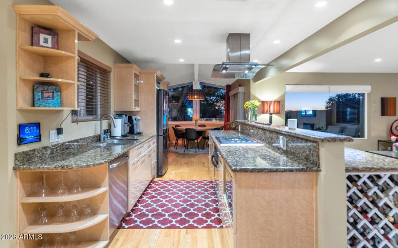 2260 E Palmaire Ave-large-058-060-TOD435