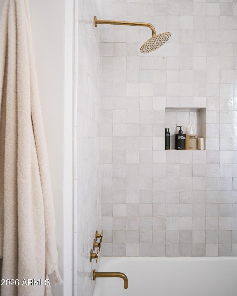 JR52 RPrice - Lynwood 4224 WEB