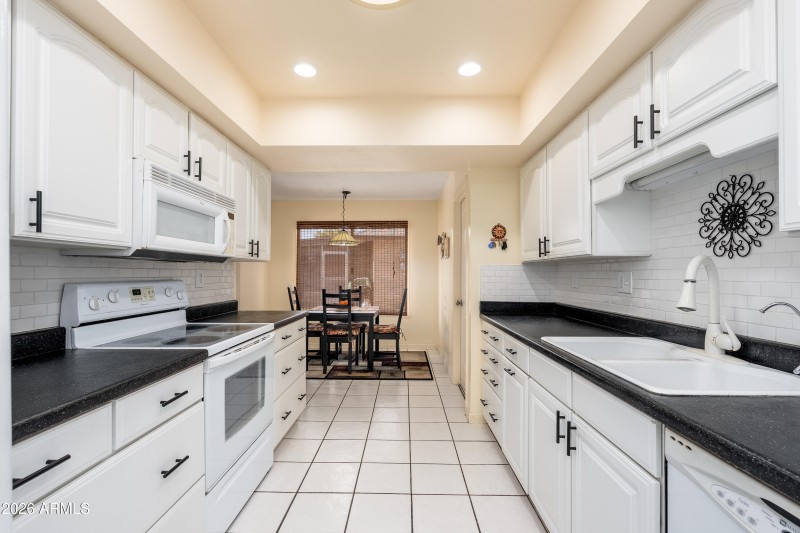 12555 W Seneca Dr - 14