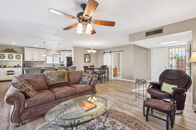 18_13614_W_Echo_Mesa_Dr18_mls