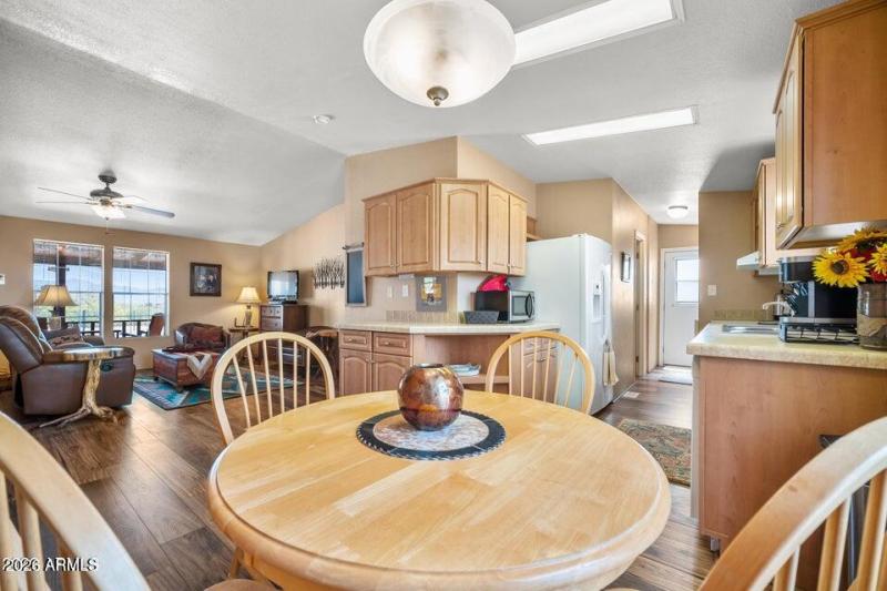 20220502210447948850000000-o