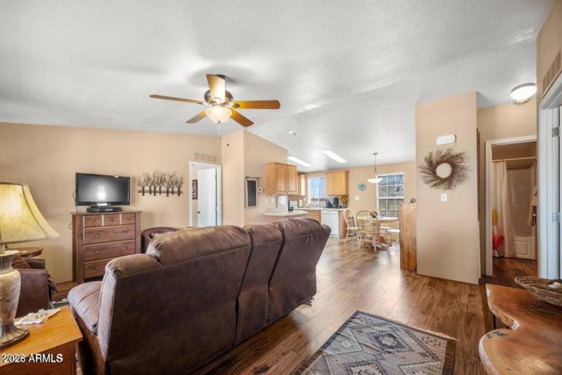 20220502210156377248000000-o