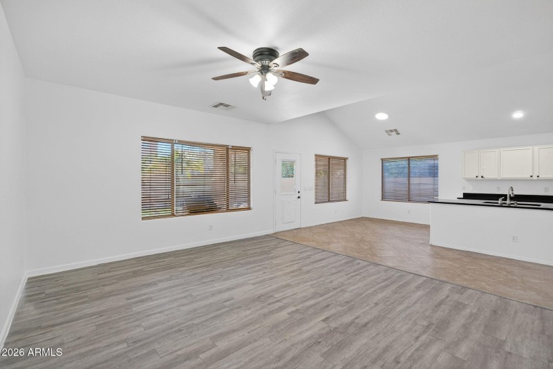 16-web-or-mls-17-W Amsterdam Rd