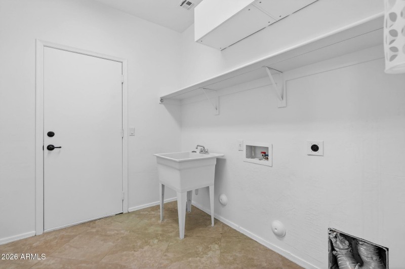 48-web-or-mls-19-W Amsterdam Rd