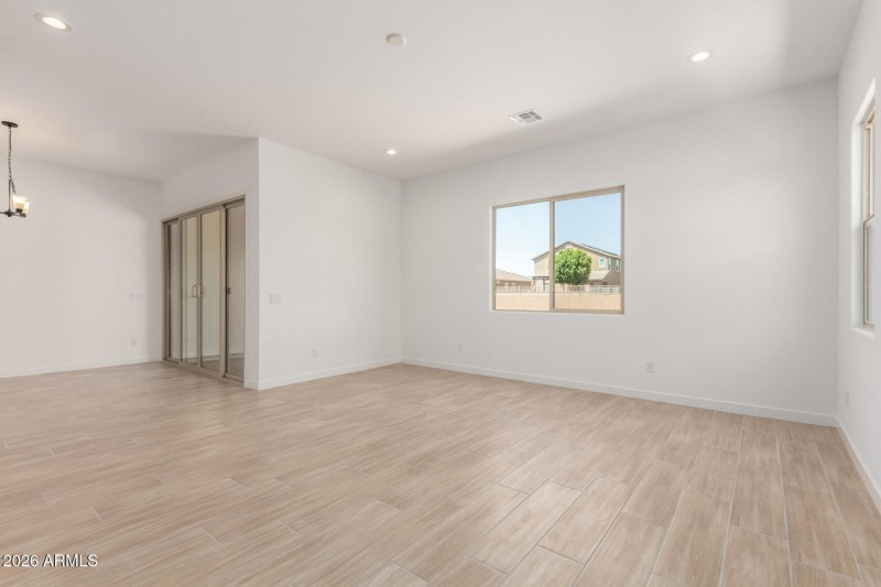 10 - Avenida Del Sol