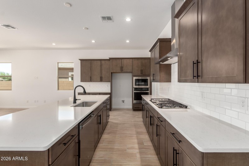 16 - Avenida Del Sol