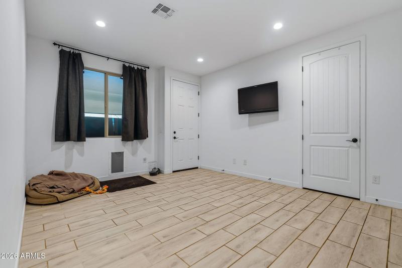 15-web-or-mls-Interior Bajada Rd --11