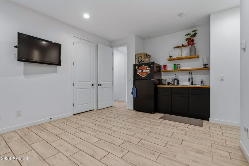 16-web-or-mls-Interior Bajada Rd --12