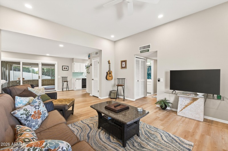 10_9240_W_Hidden_Valley_Lane10_mls