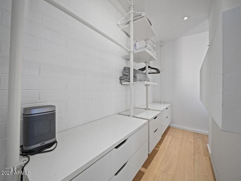 015_Primary Walk-In Closet