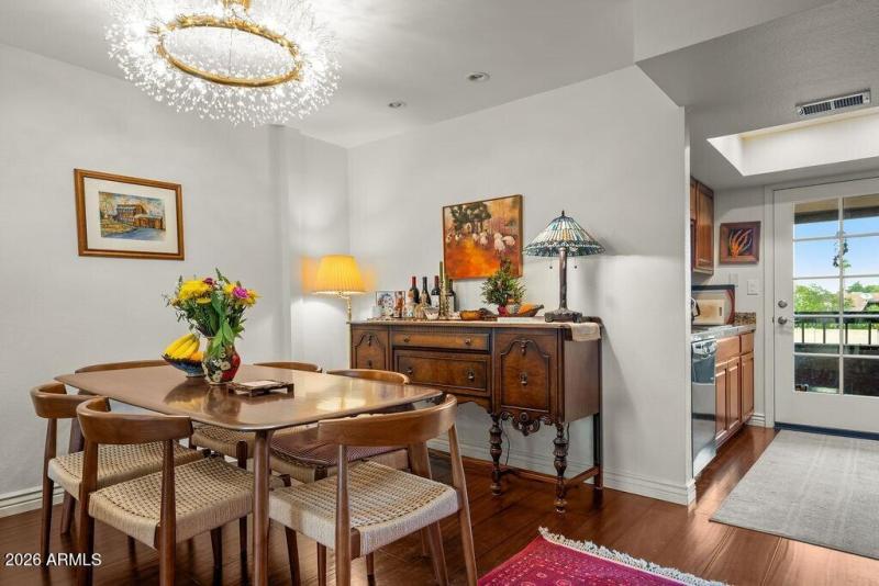 005_Living Room to Dining