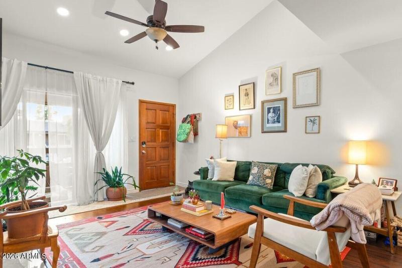 004_Living Room to Entry