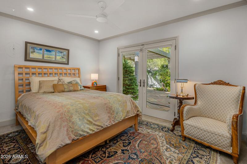 25guest bedroom1