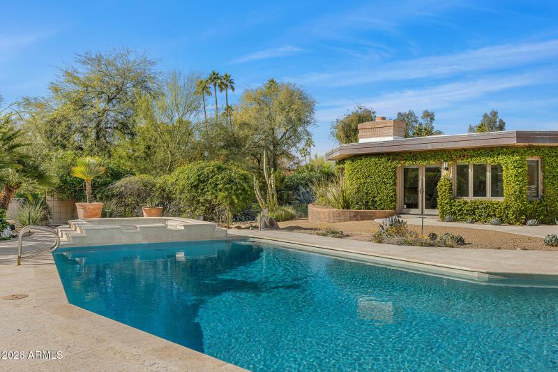 33pool and spa