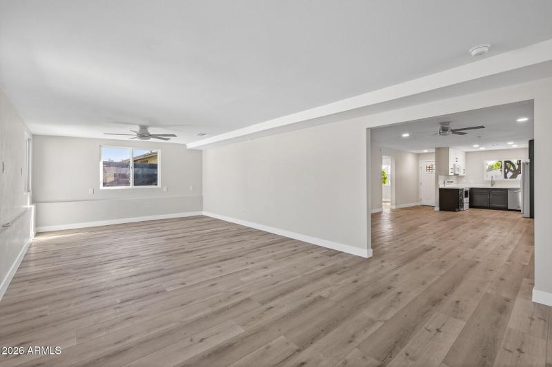 41_7352_W_Meadowbrook_Ave41_mls