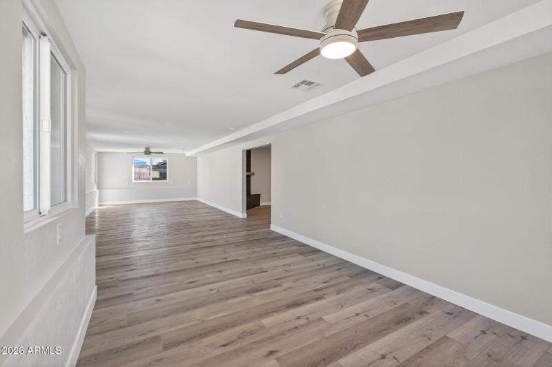 45_7352_W_Meadowbrook_Ave45_mls