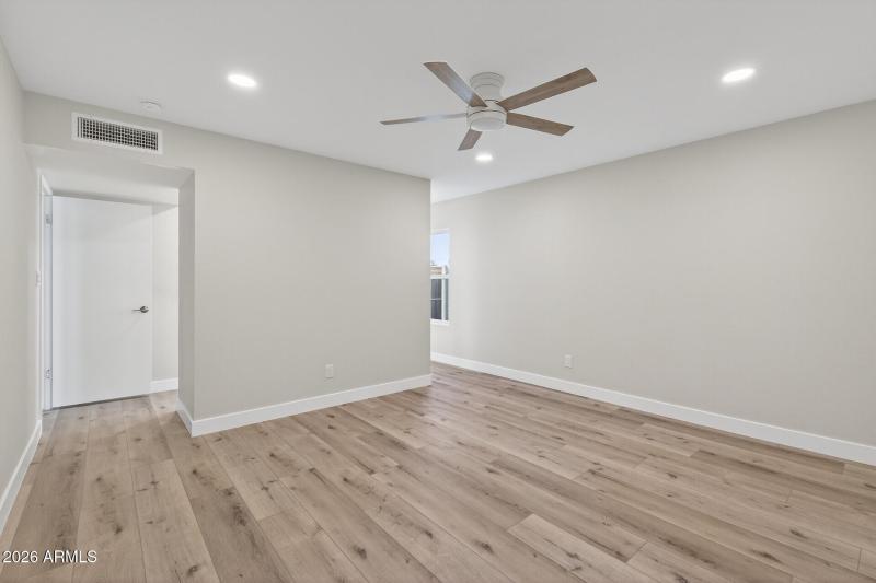 24_7352_W_Meadowbrook_Ave24_mls