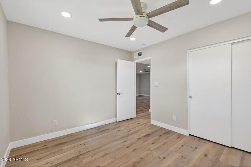 31_7352_W_Meadowbrook_Ave31_mls