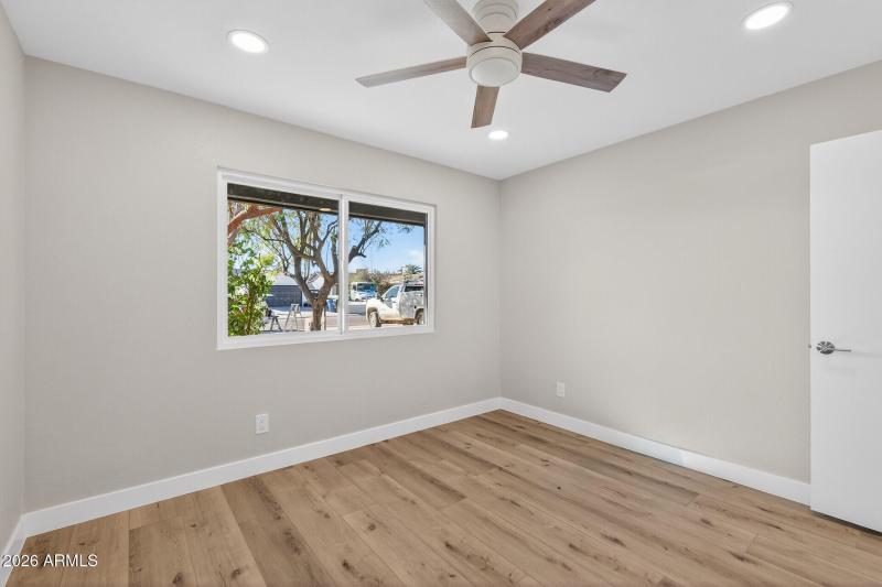 32_7352_W_Meadowbrook_Ave32_mls