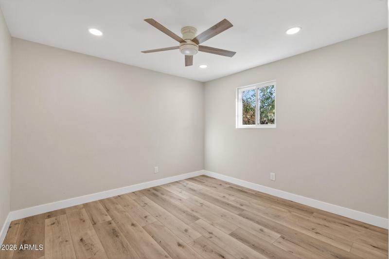 33_7352_W_Meadowbrook_Ave33_mls