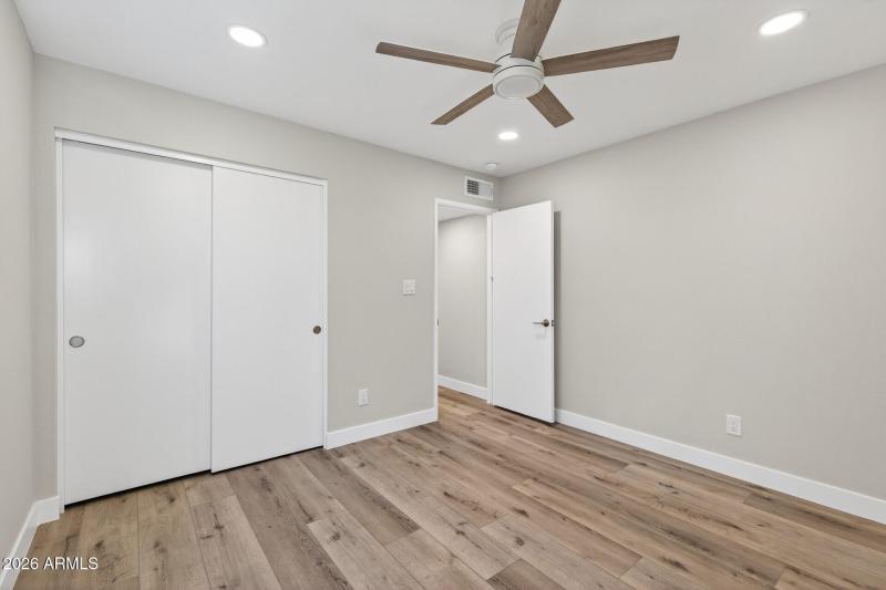 35_7352_W_Meadowbrook_Ave35_mls