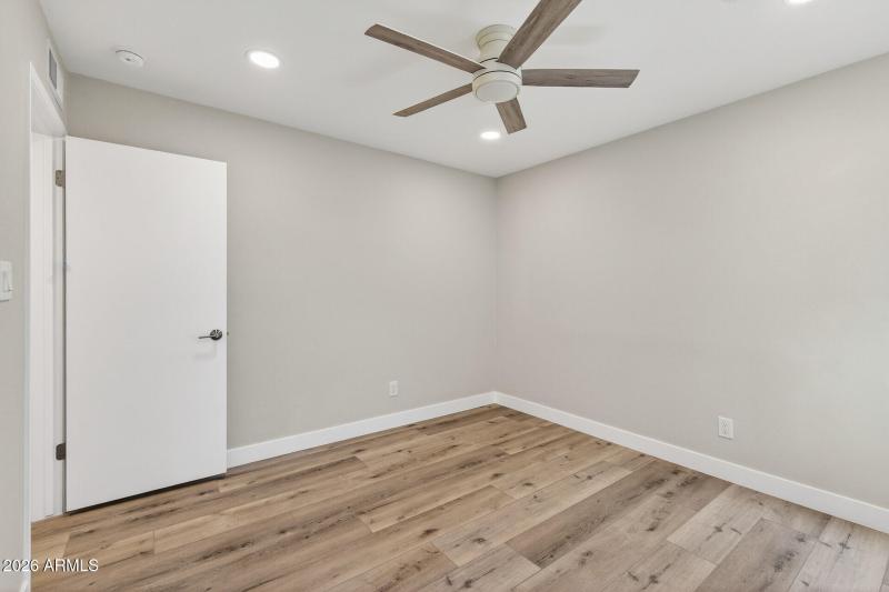 36_7352_W_Meadowbrook_Ave36_mls