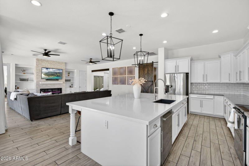 15-web-or-mls-46-S 223rd St