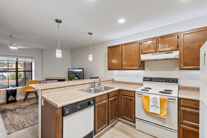 08-Kitchen to Living