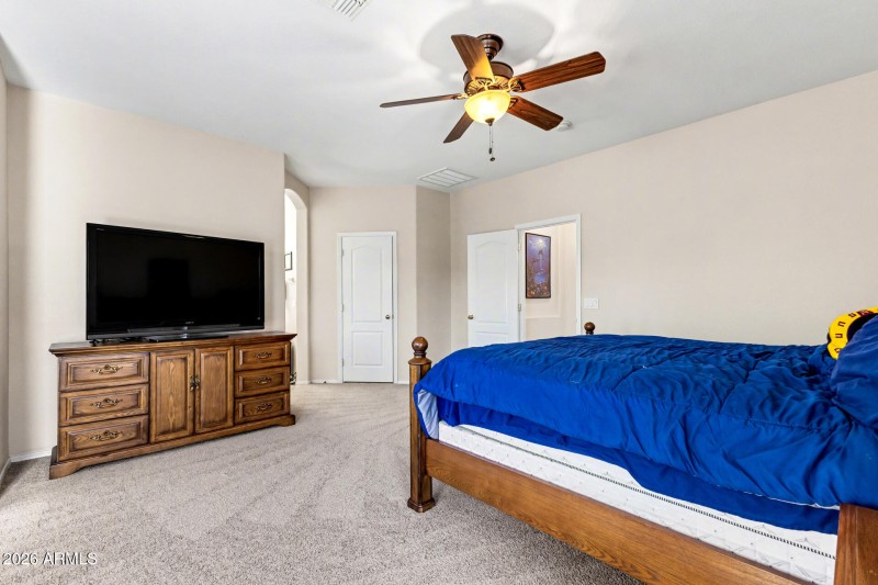 15 Greenland Park