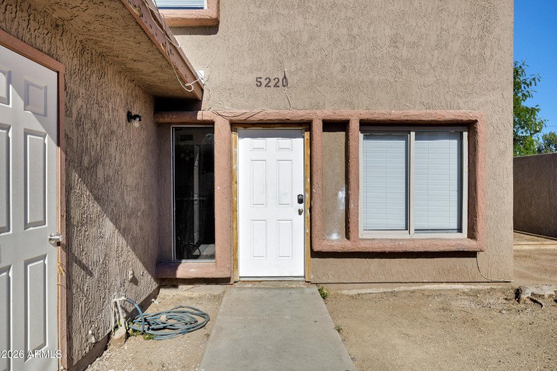 5220 W Lynwood St-3