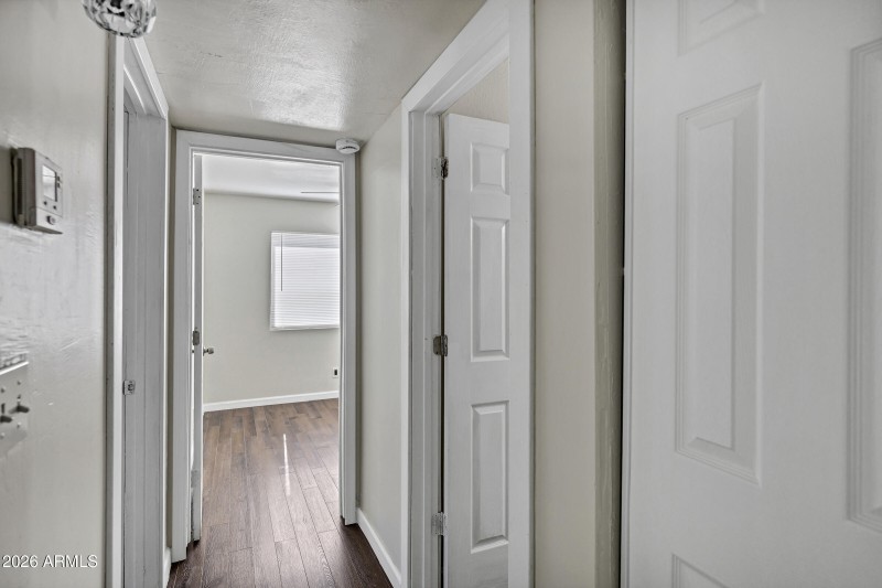 5220 W Lynwood St-14