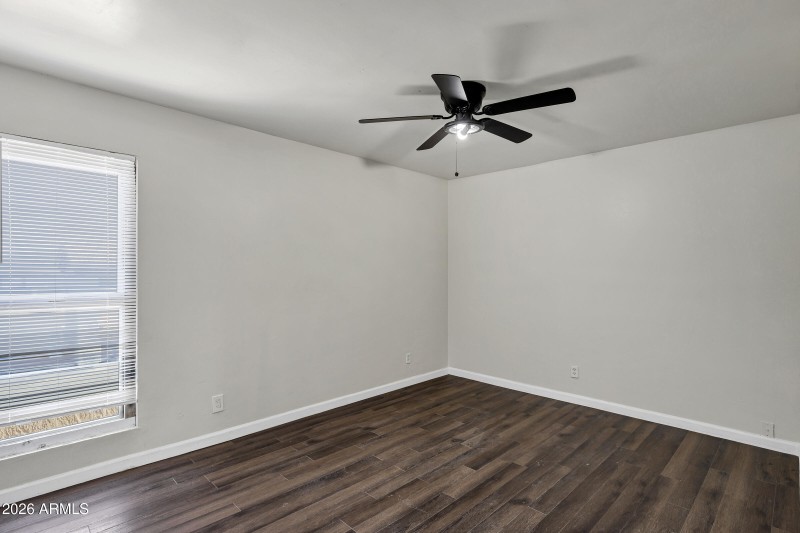 5220 W Lynwood St-15