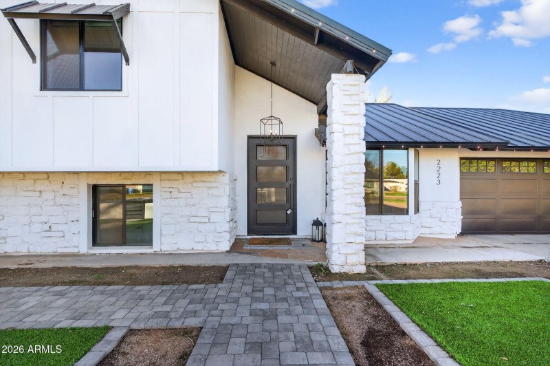 6-web-or-mls-06-E Claxton St