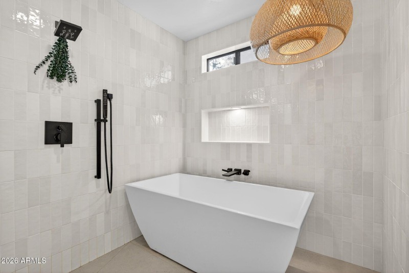 32-web-or-mls-39-E Claxton St