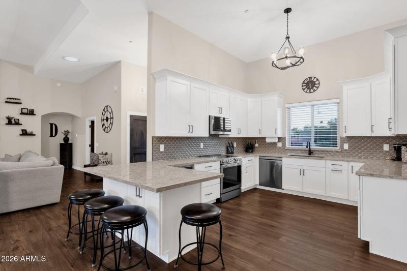 20-web-or-mls-16542-e-oxford-dr