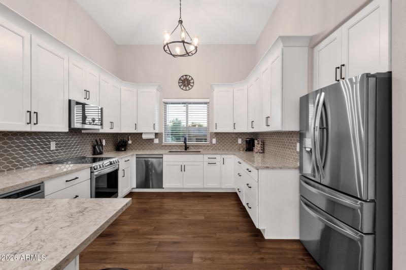 22-web-or-mls-16542-e-oxford-dr