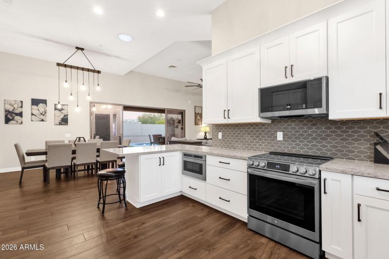 24-web-or-mls-16542-e-oxford-dr